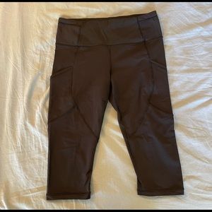 Lululemon running crop size 10.